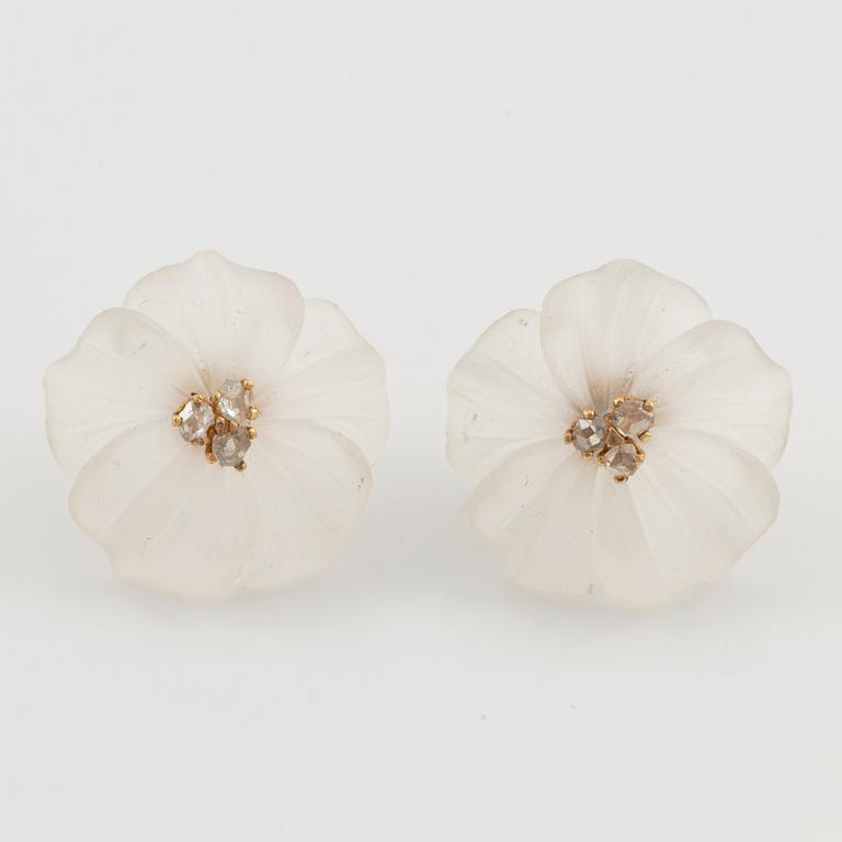 Brooch and earrings, floral, 18K gold with carved rock crystal and rose-cut diamonds.