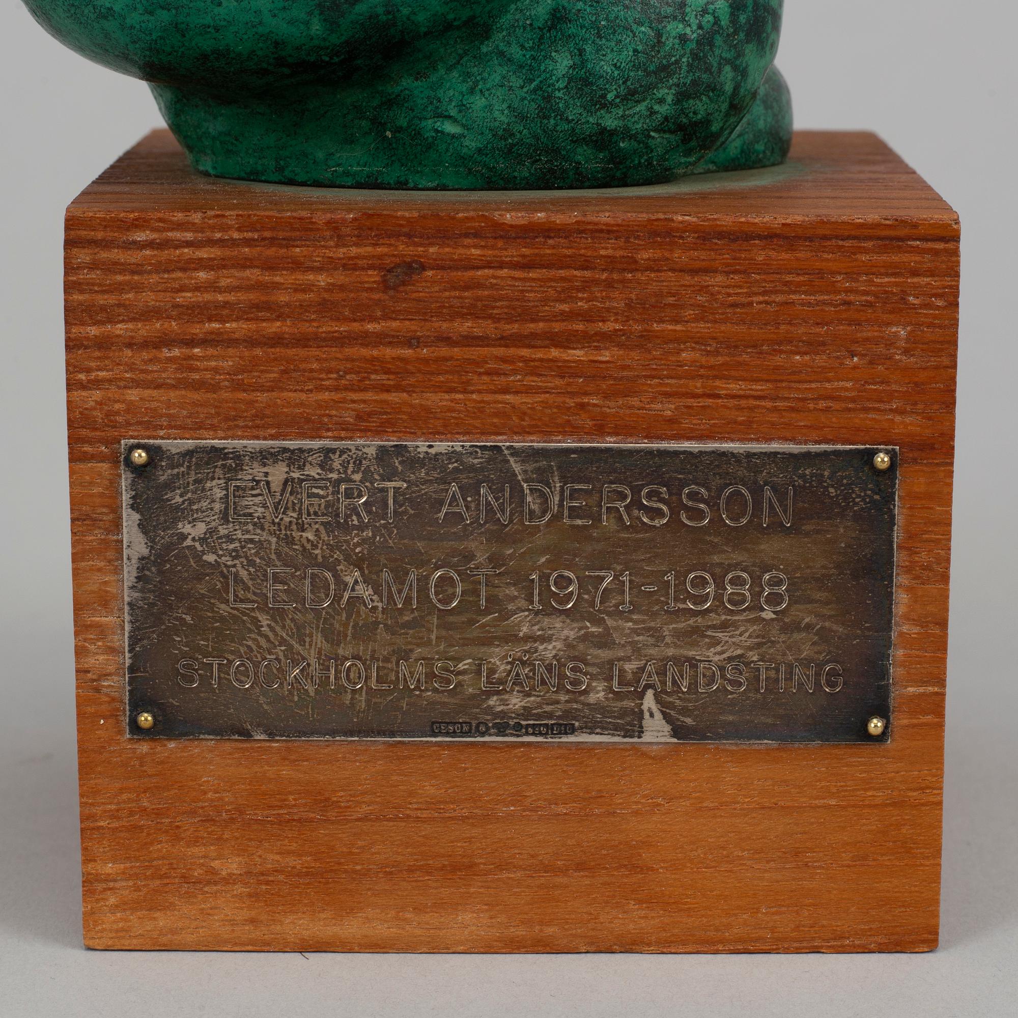 Carl Milles, skulptur. Signerad. Gjutarstämpel. Numr 3/12. Brons. Höjd 15 cm (ink bas 22 cm).