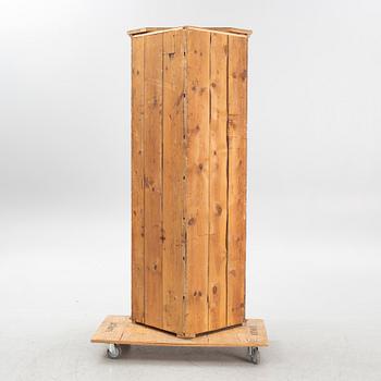 Hörnskåp, 1800-talets andra hälft.