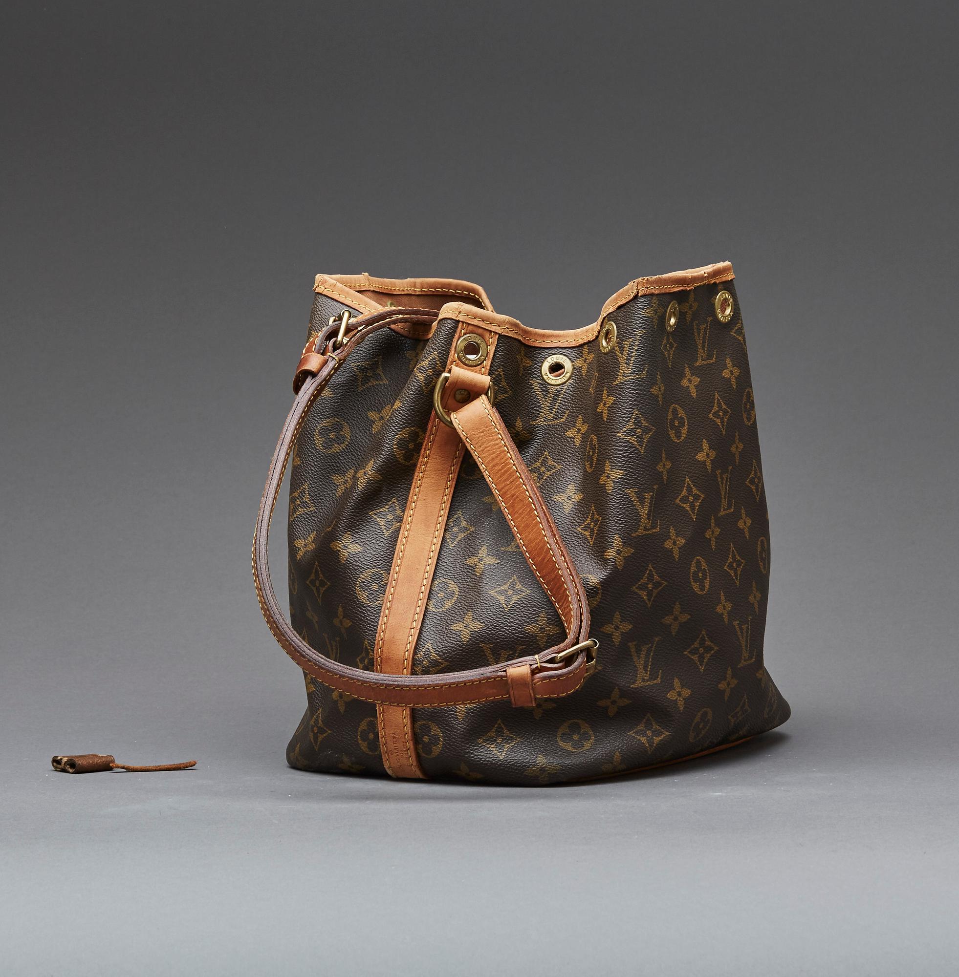 VÄSKA, "Petit Noé", Louis Vuitton.