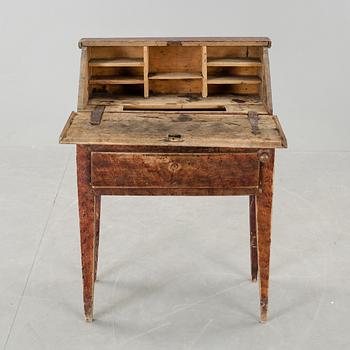 SKRIVHURTS, på benställning, allmoge, sengustaviansk, 1700-tal.