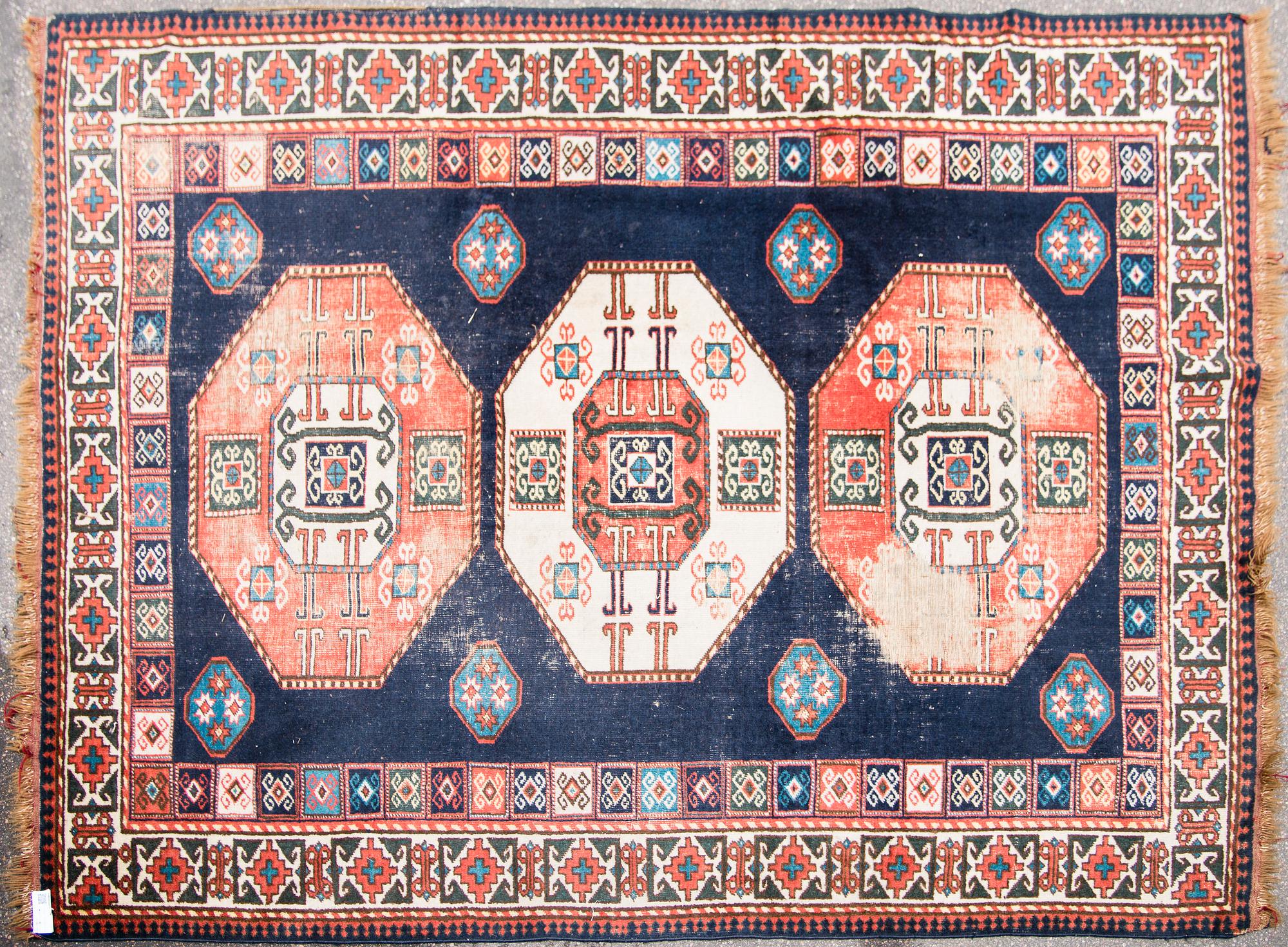 MATTA, Kazak, antik 200x271 cm.