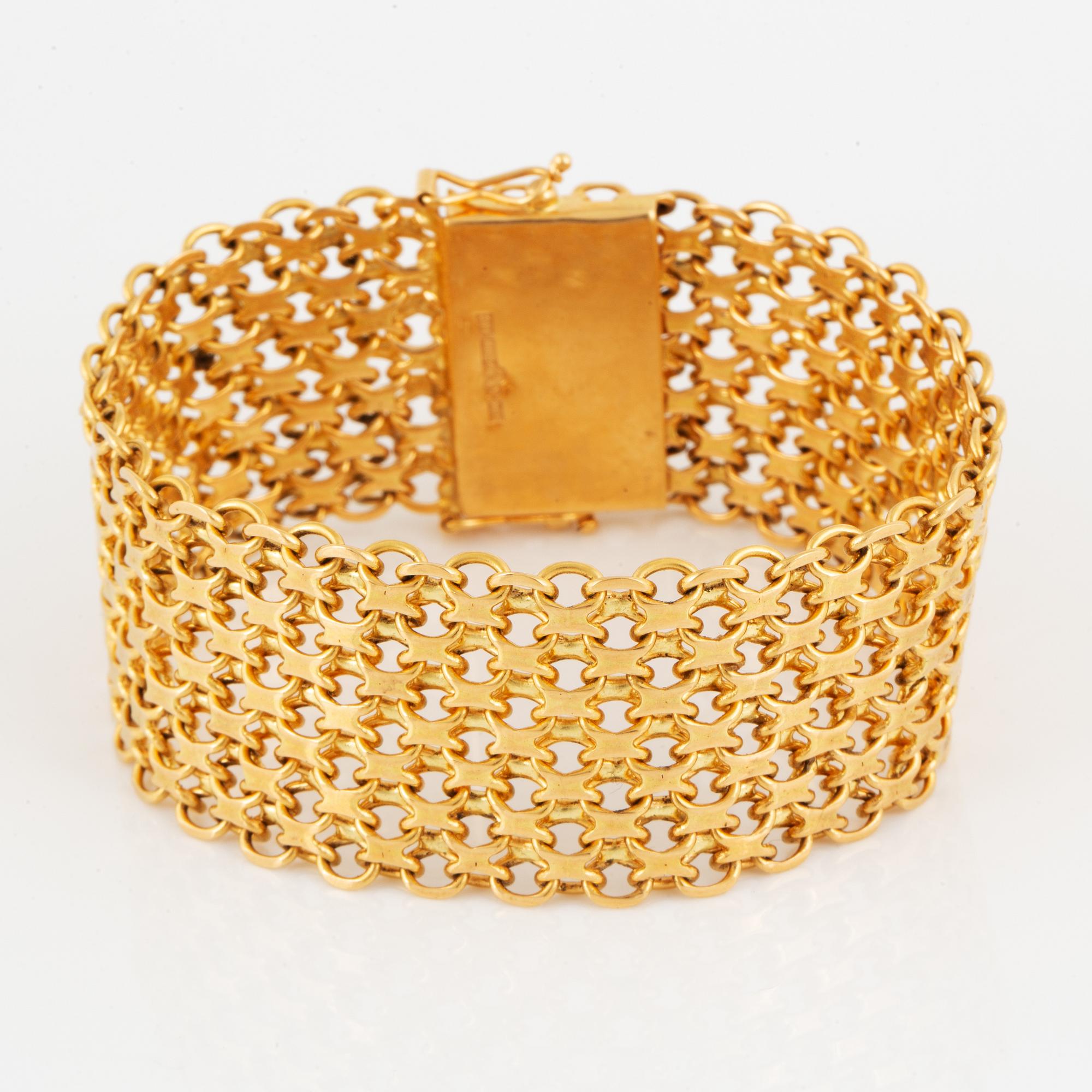 18K gold bracelet.