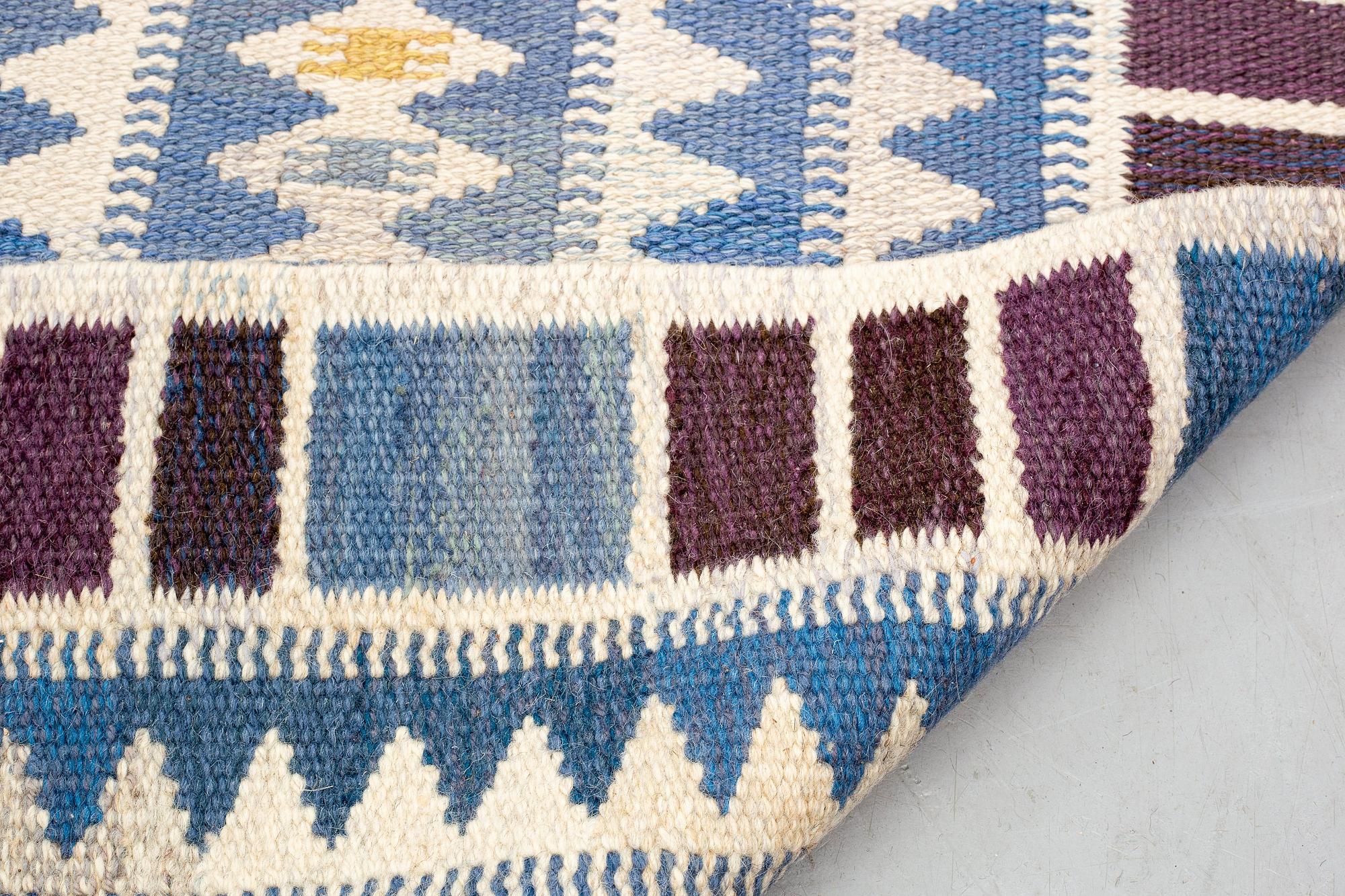 Barbro Nilsson, a carpet, "Salerno blå", flat weave, ca 307-308,5 x 201,5-204 cm, signed AB MMF BN.