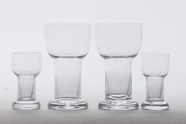 GLASSERVIS, 23 dlr, "Picnic", Bertil vallien för Boda, 1900-talets andra hälft.