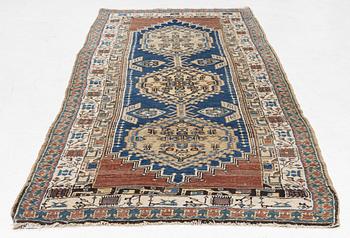 Rug, Sarab, approx. 298 x 120 cm.