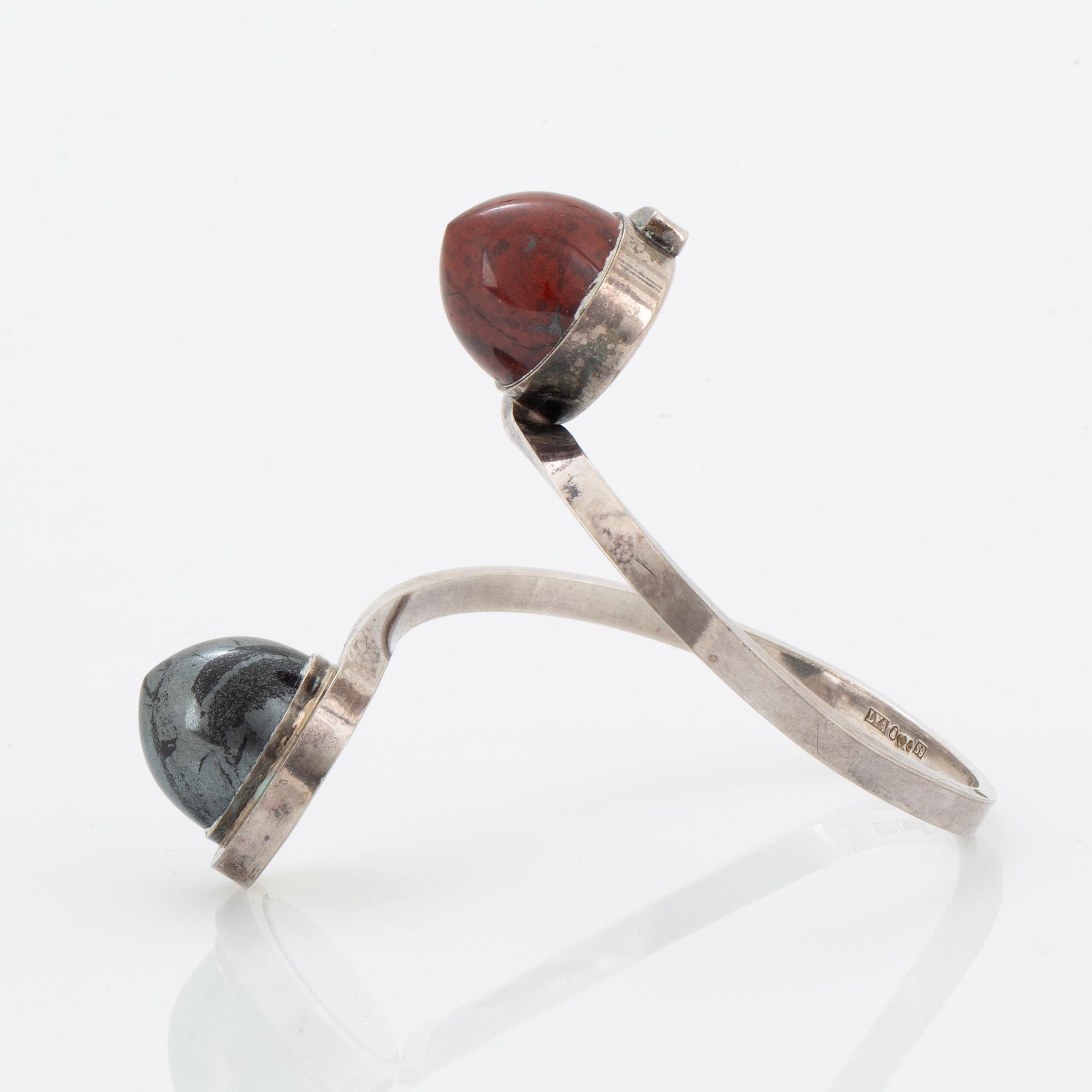 Armring Stenlya, sterlingsilver med cabochonslipade stenar.