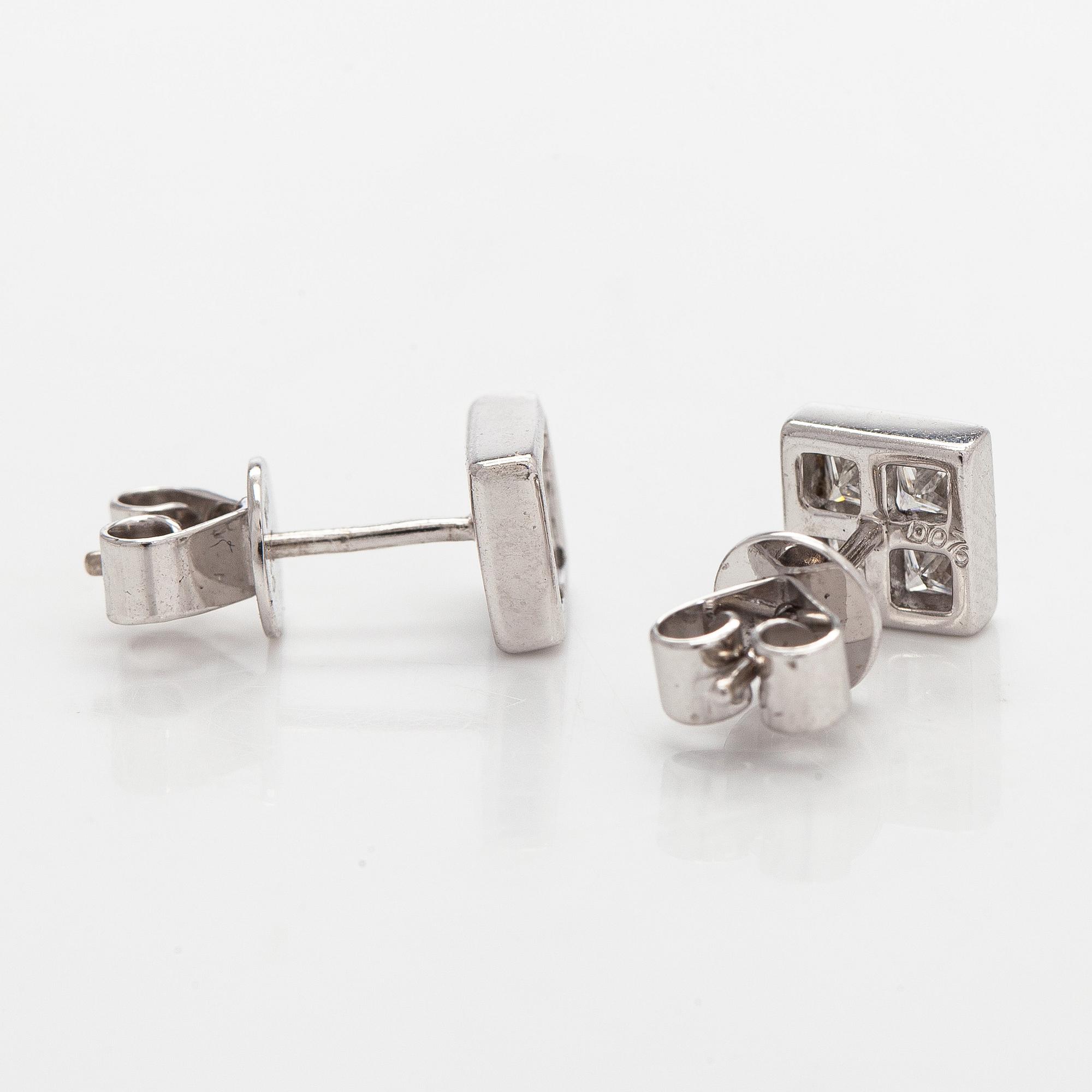Earrings, princess cut diamonds, 18K white gold.