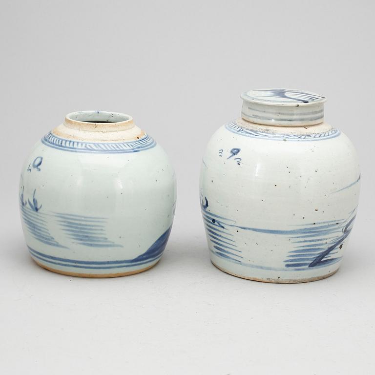 BOJANER, 2 st, porslin, Kina, 1800-tal.