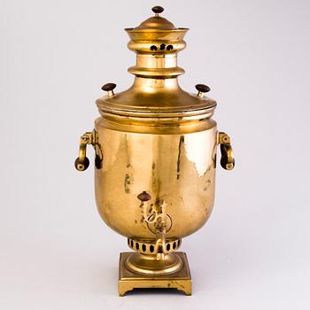 SAMOVAARI, messinkiä, Tula, Venäjä, noin 1900.