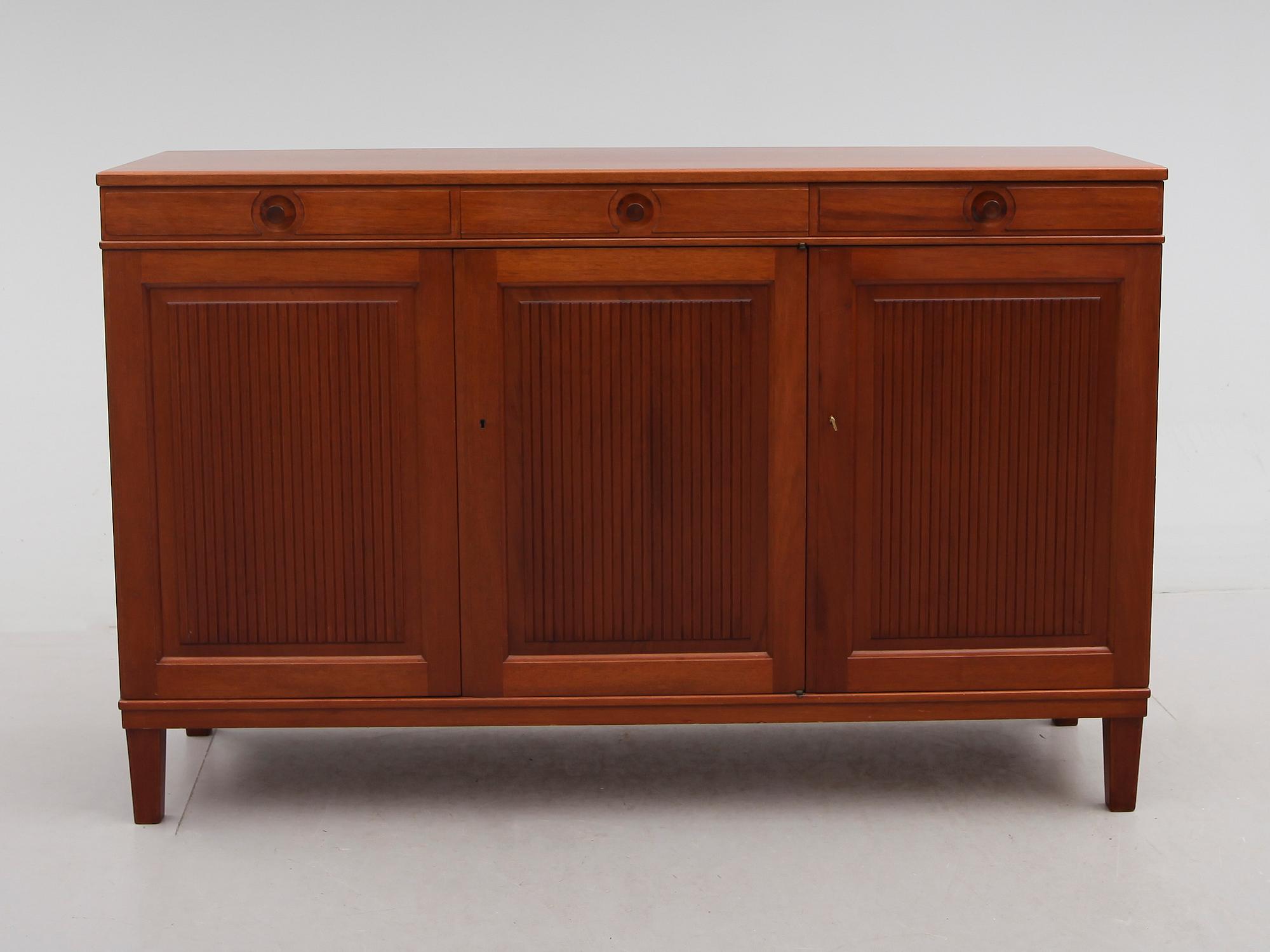 SIDEBOARD, "Herrgården", Carl Malmsten, Bodafors, 1962.