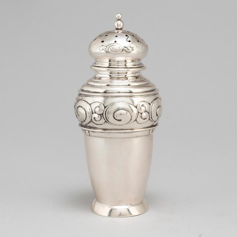 GRANN & LAGLYE, a silver sugar shaker, art nouveau Copenhagen 1915.