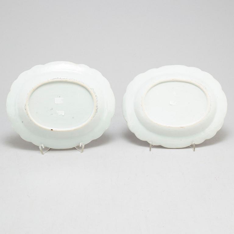 A pair of famille rose serving dishes, Qing dynasty, Qianlong (1736-95).