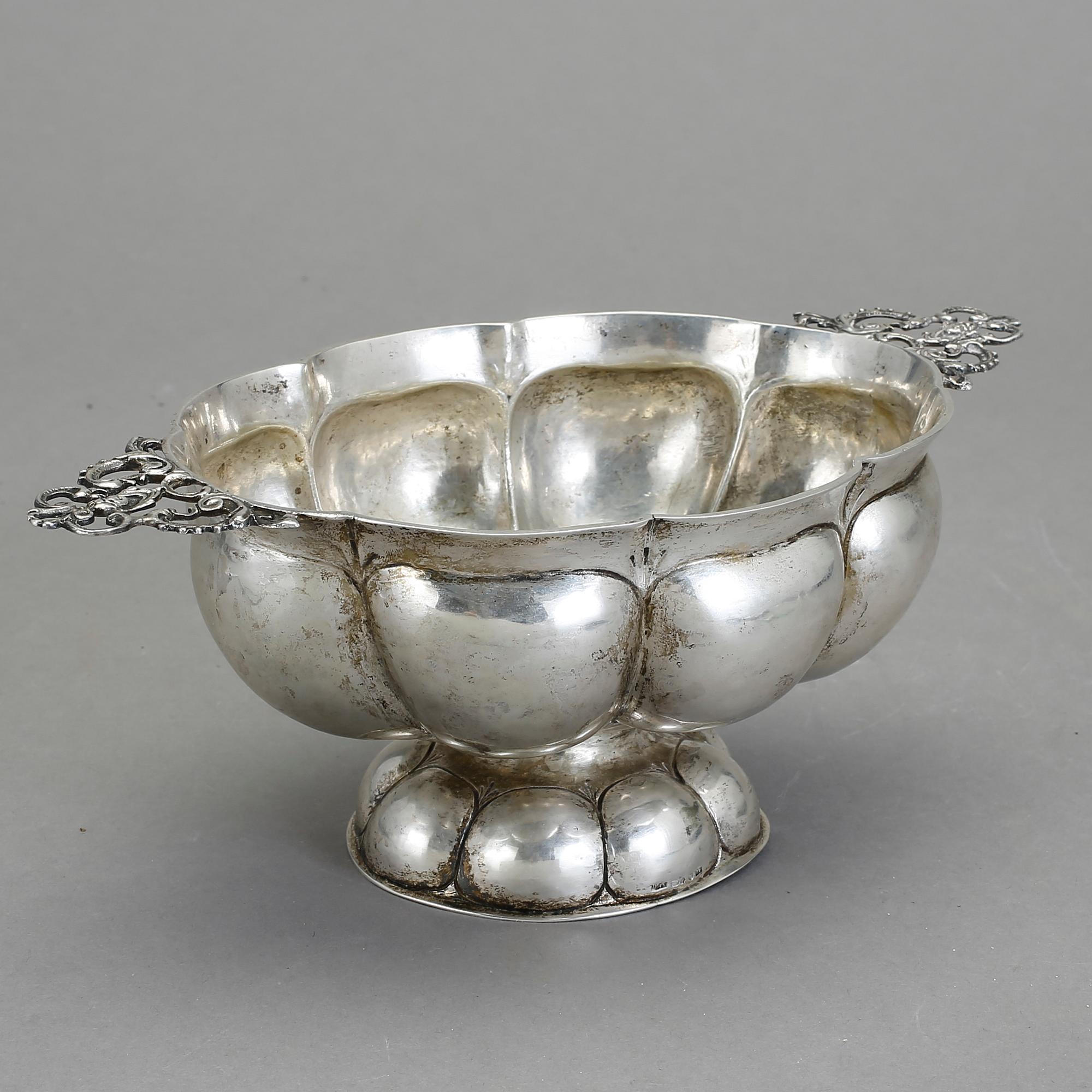 SKÅL, silver, barockstil, fantasistämplar. Svenska importstämplar från 1928. Vikt 365 gr.