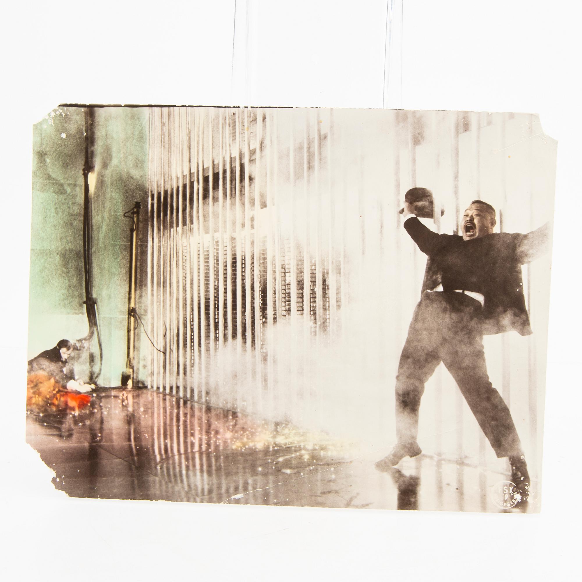 Collector's folder, James Bond, photographs and other clips from, among others, "Dr. No", "Goldfinger", Åskbollen and ot.