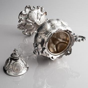 Gustav Möllenberg, uppsatsskål med lock, silver, Stockholm 1863.
