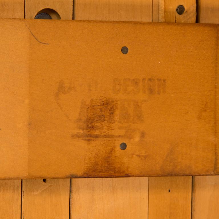 Alvar Aalto, matbord, modell 92 för O.Y. Huonekalu-ja Rakennustyötehdas A.B. 1900-talets mitt.