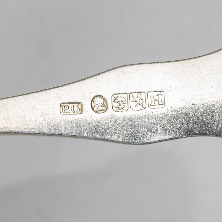 A silver cutlery set, “Kings pattern”, most with mark of Philip Grierson, Glasgow, Scotland, 1826 (22 pieces).