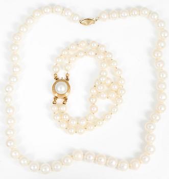 PÄRLCOLLIER samt ARMBAND, halssmycket med 14K lås och armbandet med 18K. Vikt 58,80 g.