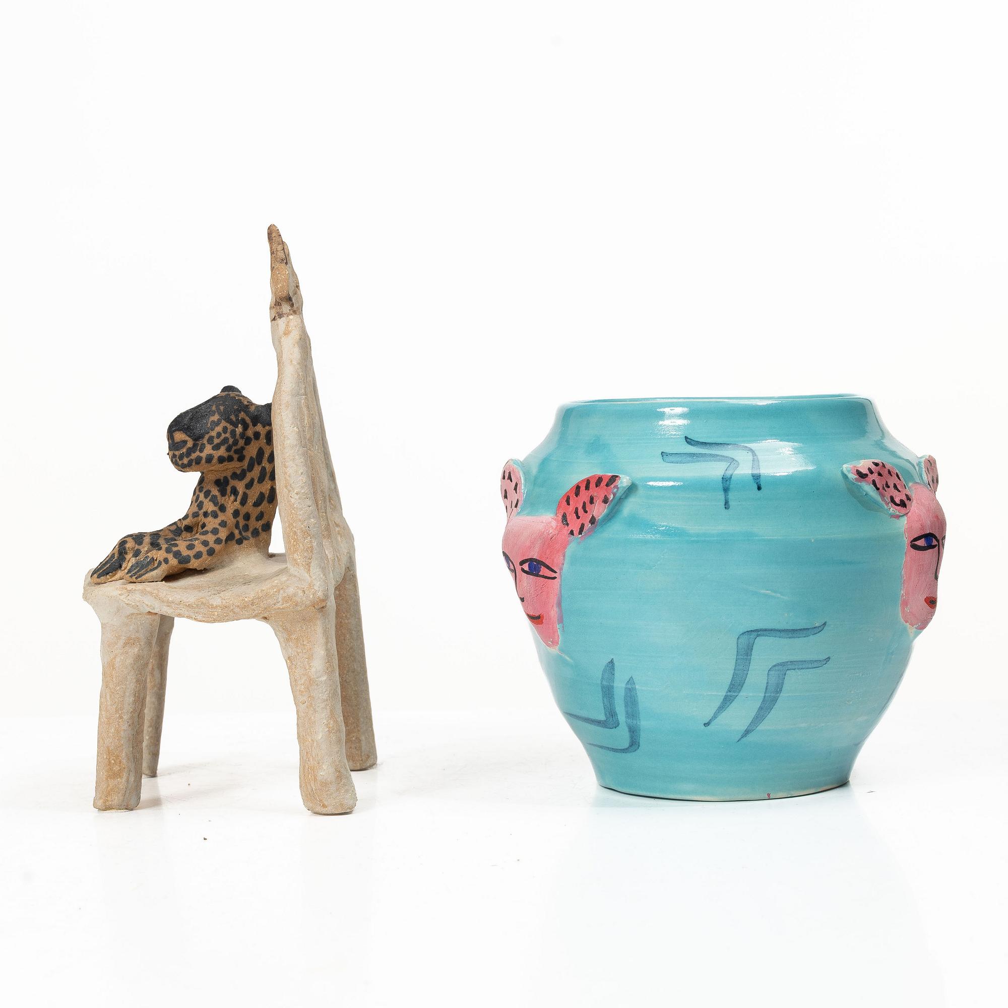 Ulrica Hydman-Vallien, vase and sculpture, own studio.