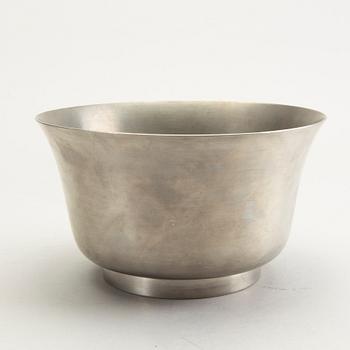 Firma Svenskt Tenn, a 1967 pewter bowl.