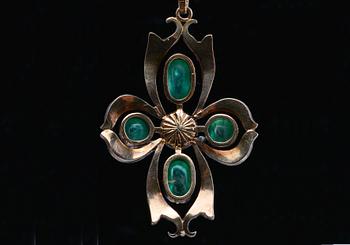 A PENDANT, cabochon cut emeralds c. 3.4 ct, rose cut diamonds c. 0.7 ct. Silver on 18K gold. Sverige. Vikt 17 g.