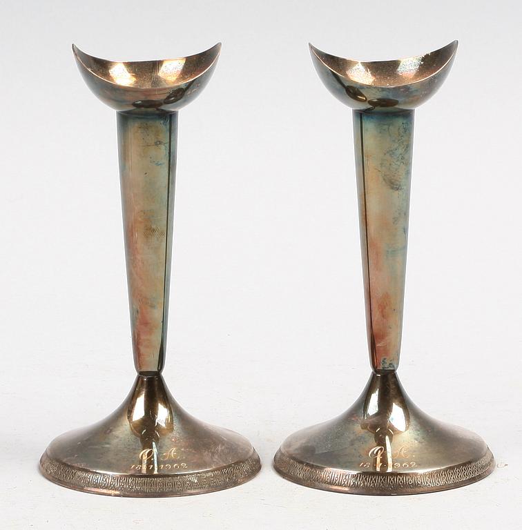 LJUSSTAKAR, ett par. Silver. GAB, Stockholm 1961.