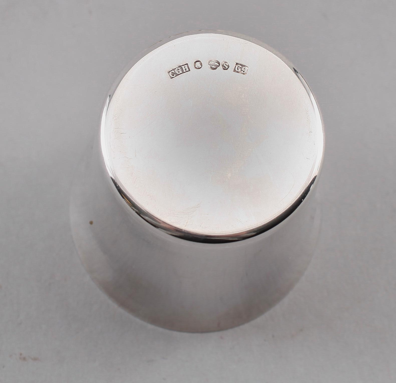 SUPKOPPAR, 12 st, silver, C G Hallberg, Stockholm 1950-tal. Total vikt ca 306 g.