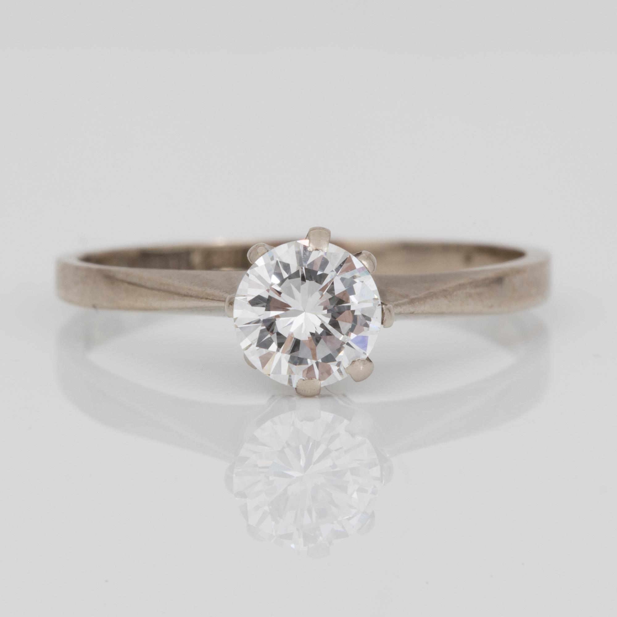 RING, med briljantslipad diamant, ca 0,43 ct, Rabattvaruhus, Stockholm, 1975.