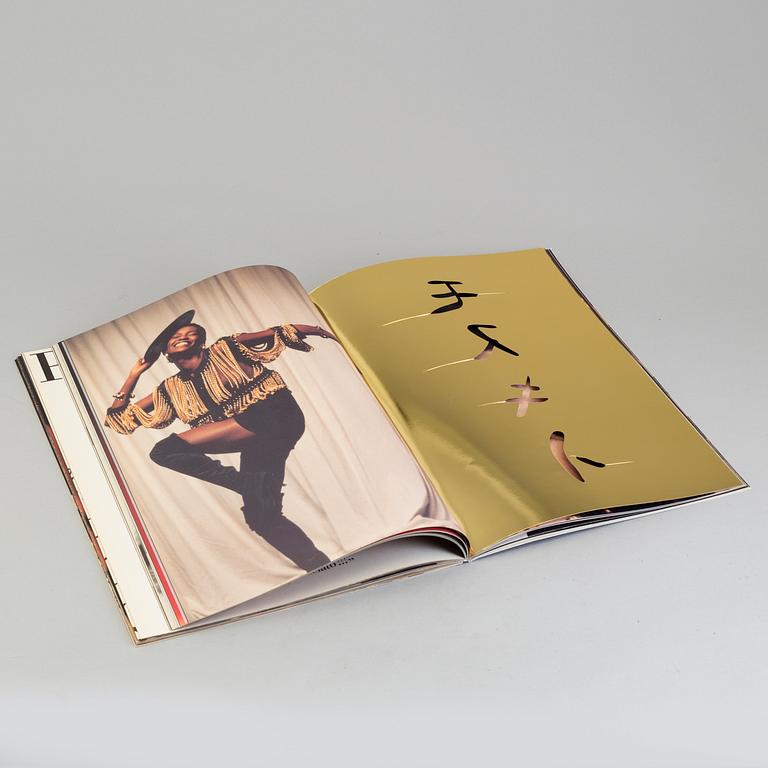 BOOK," To be, or not to be, that's fashion!" by Moschino, Idea Books 1988.