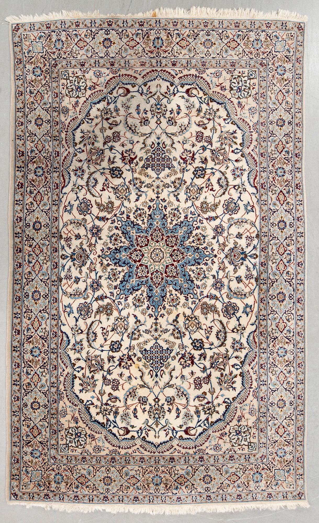 Rug, Gohm, half-silk, 310 x 198 cm.
