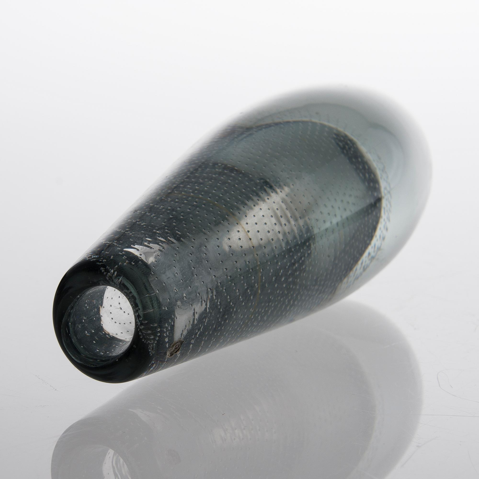 A glass vase signed G. Nyman, Nuutajärvi Notsjö -54.