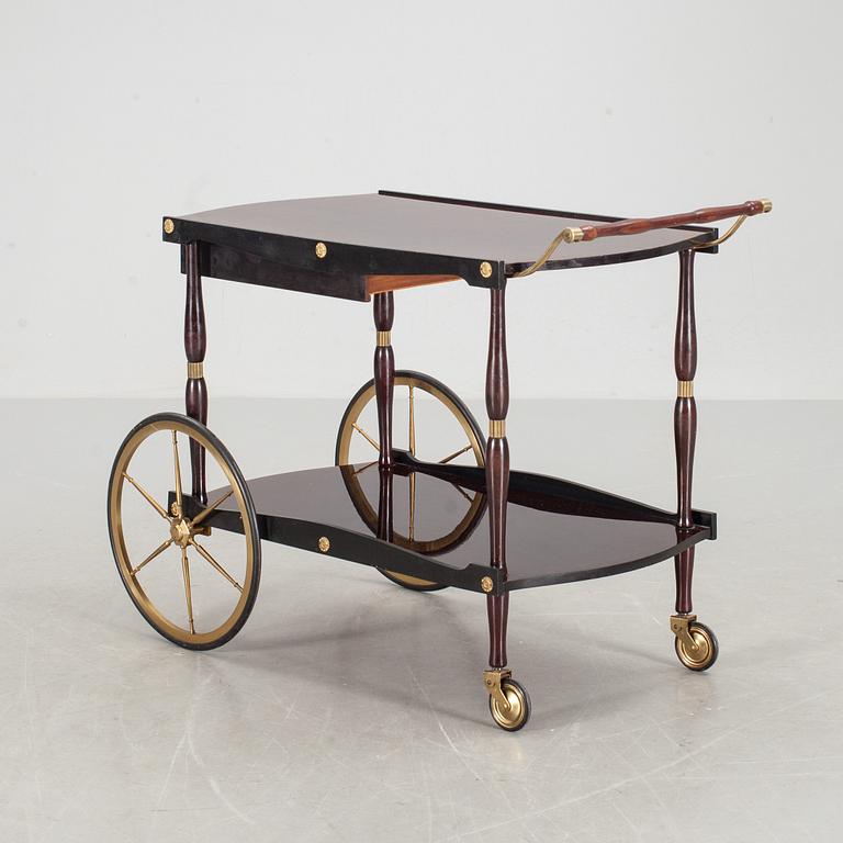 SERVERINGSVAGN, 1900-talets mitt.