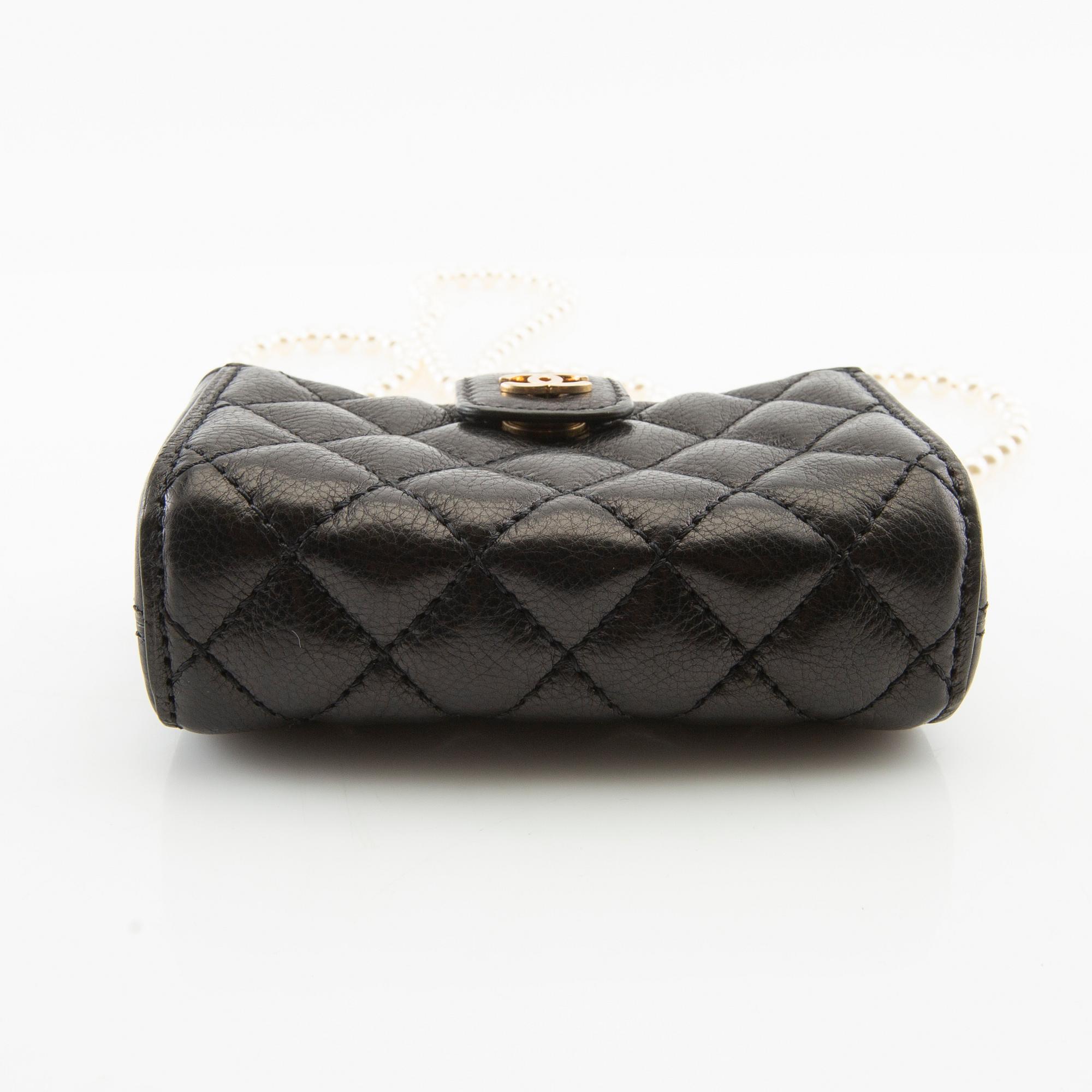 Chanel,.