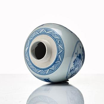 A blue and white jar, Qingdynasty, Kangxi (1662-1722).