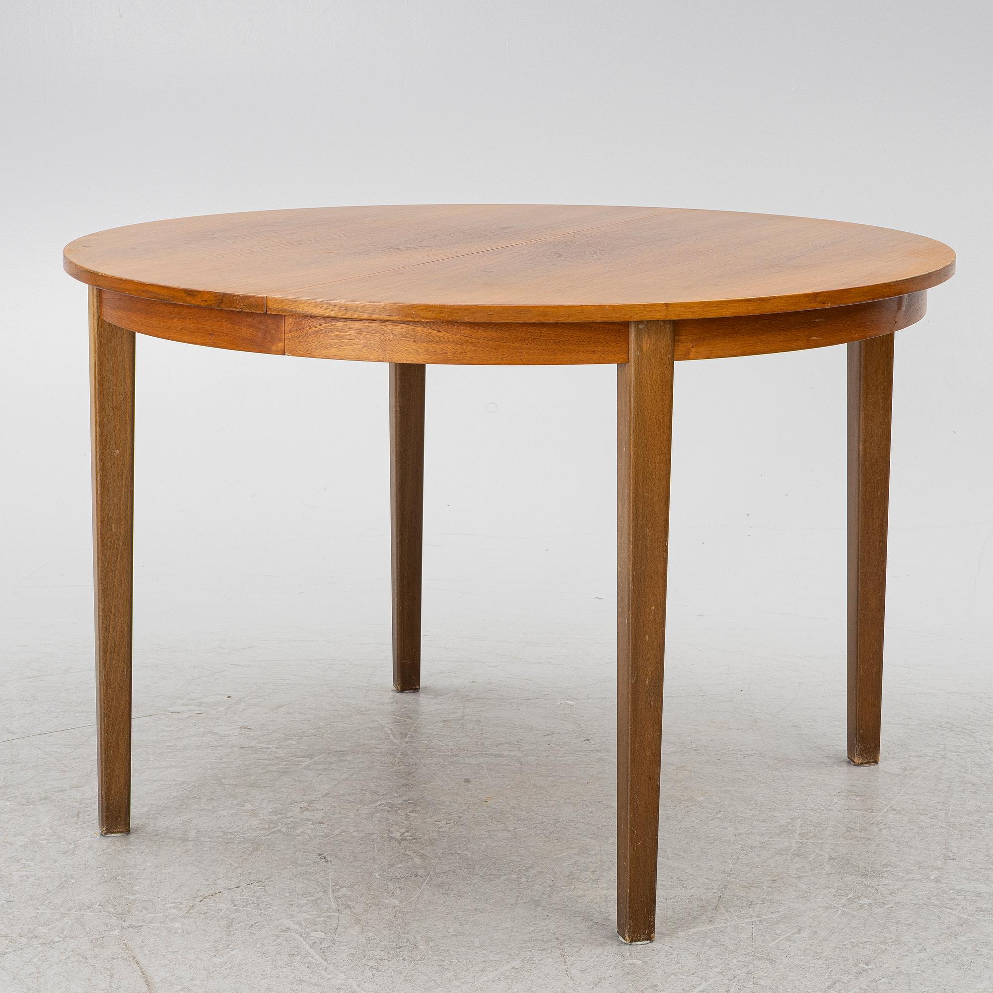 Carl-Evert Ekström, dining table with four chairs, AB Johansson & söner, Hyssna. Mid-20th century.