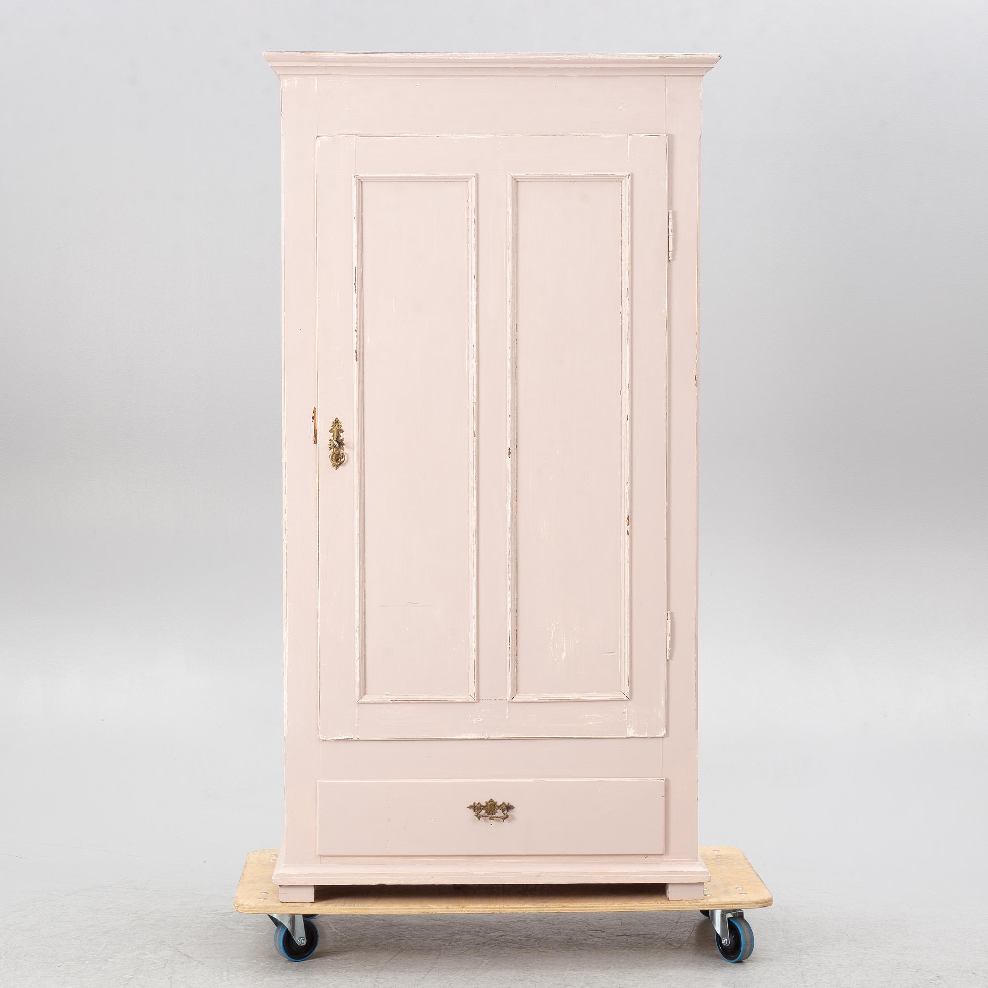 Skåp, 1800-talets slut.