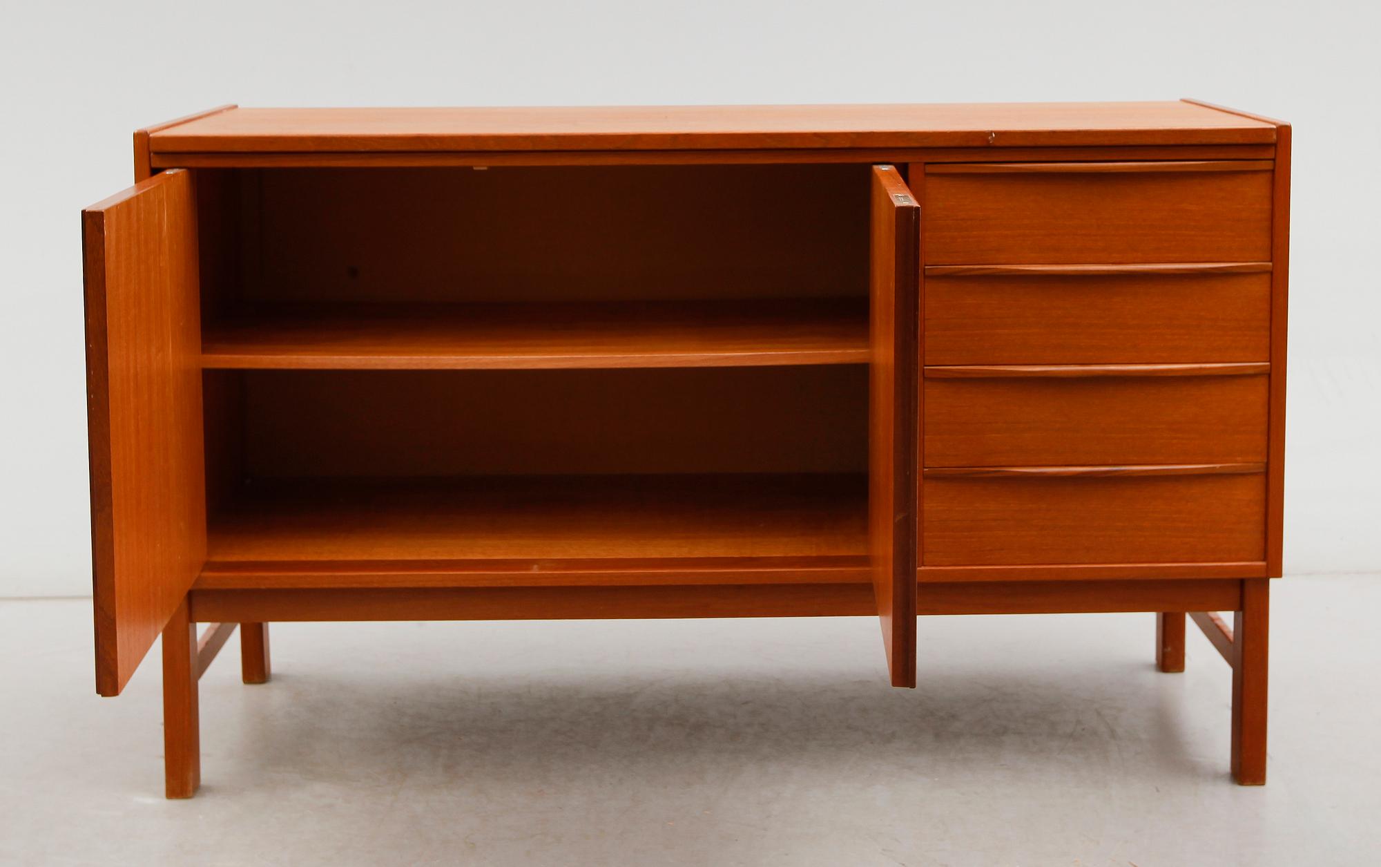 SIDEBOARD, teak, 1950/60-tal.