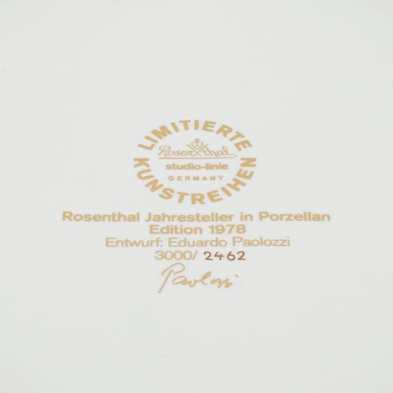 EDUARDO PAOLOZZI, a porcelian plate, Rosenthal, signed and numbered 2462/3000.