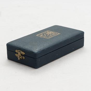 Finlands vita ros' orden, riddartecken och dess miniatyrorden, klass I. Förgyllt silver, emalj. Tillander, Helsingofrs.