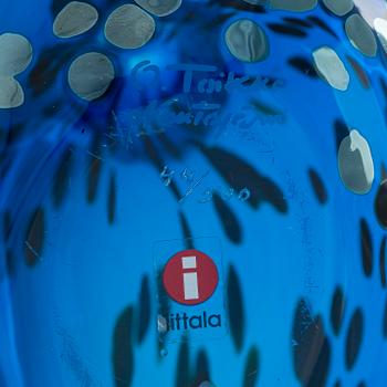 Oiva Toikka, glasfågel, signerad O. Toikka Nuutajärvi, numrerad 44/500.