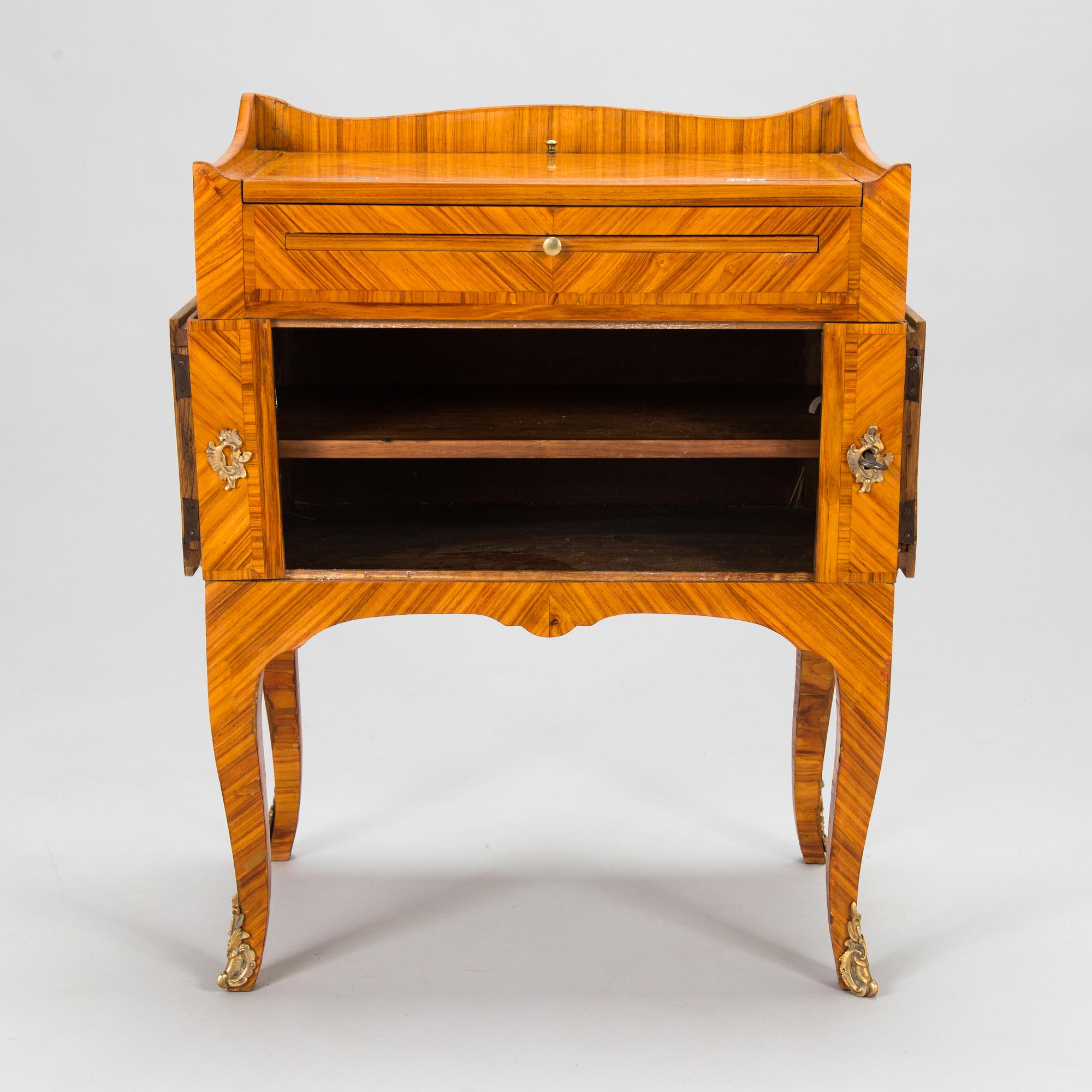 Instrumentskåp / notskåp, 1700-talets slut.