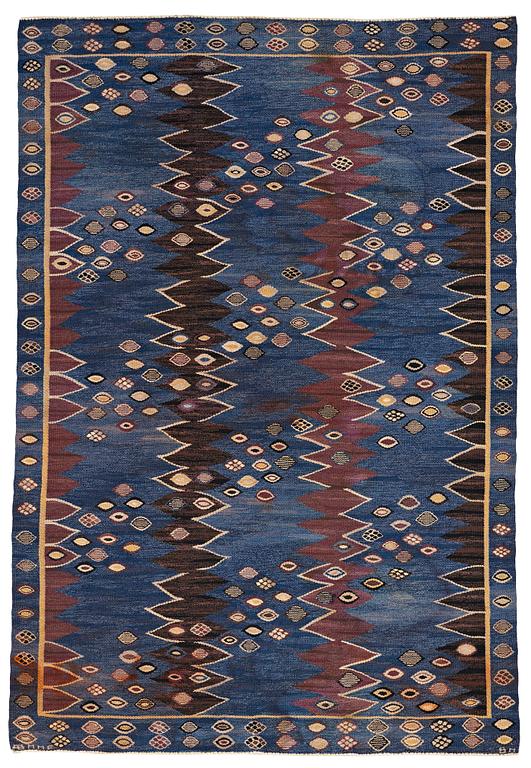 Barbro Nilsson, A CARPET, "Snäckorna", flat weave, ca 277,5 x 187 cm, signed AB MMF BN.