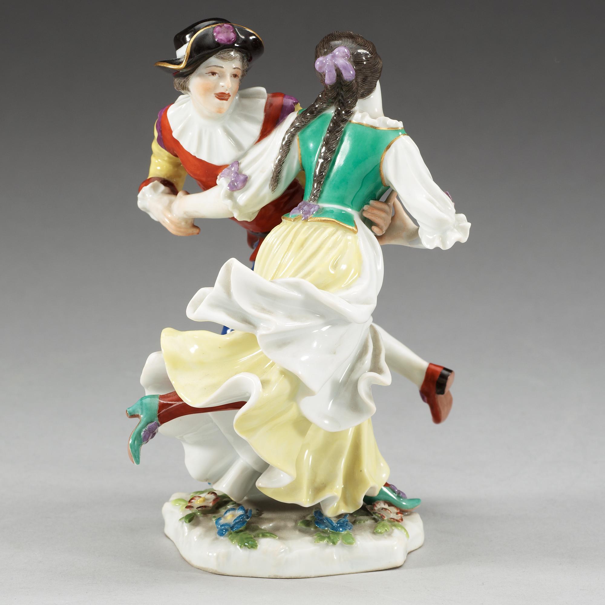 A Meissen figurine of a dancing couple, 1920's.