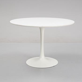 A dining set with a table and four chairs by Maurie Burke for Arkana, second half of the 20th Century.