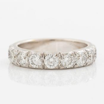 Ring, full eternity, 18K white gold set with brilliant-cut diamonds.