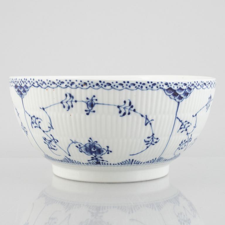 A large 'Blue Fluted half lace' / "Musselmalet" porcelain serving bowl, Royal Copenhagen, model 631, 1969-73.