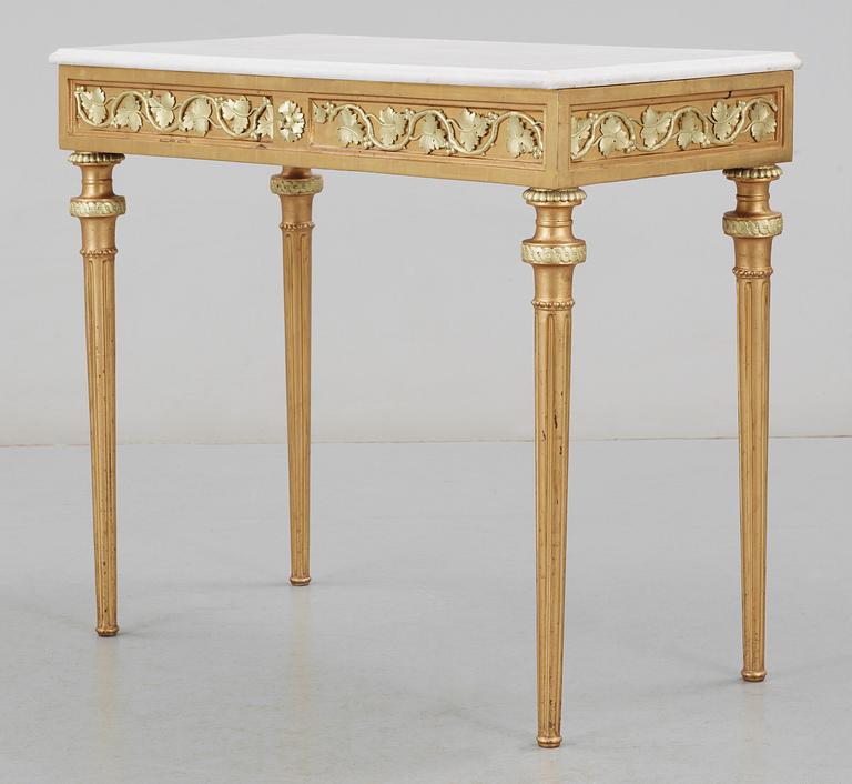 KONSOLBORD. Sengustavianskt stockholmsarbete i Pehr Ljungs art. 1700-talets slut.