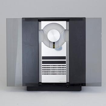 A Danish BeoCenter 2300 stereo CD player speakers, design David Lewis. 

Manufactured: 1991 - 2000
Designer: David Lewis.