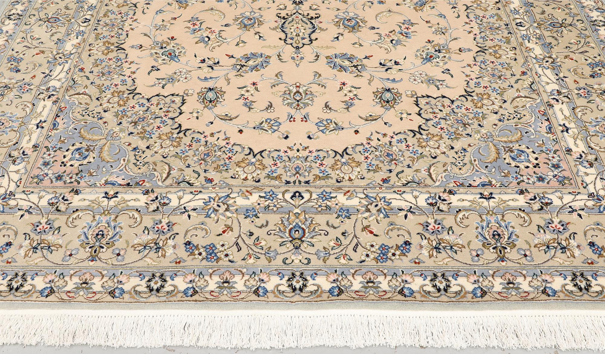 A Keshan carpet, approx. 363 x 244 cm.
